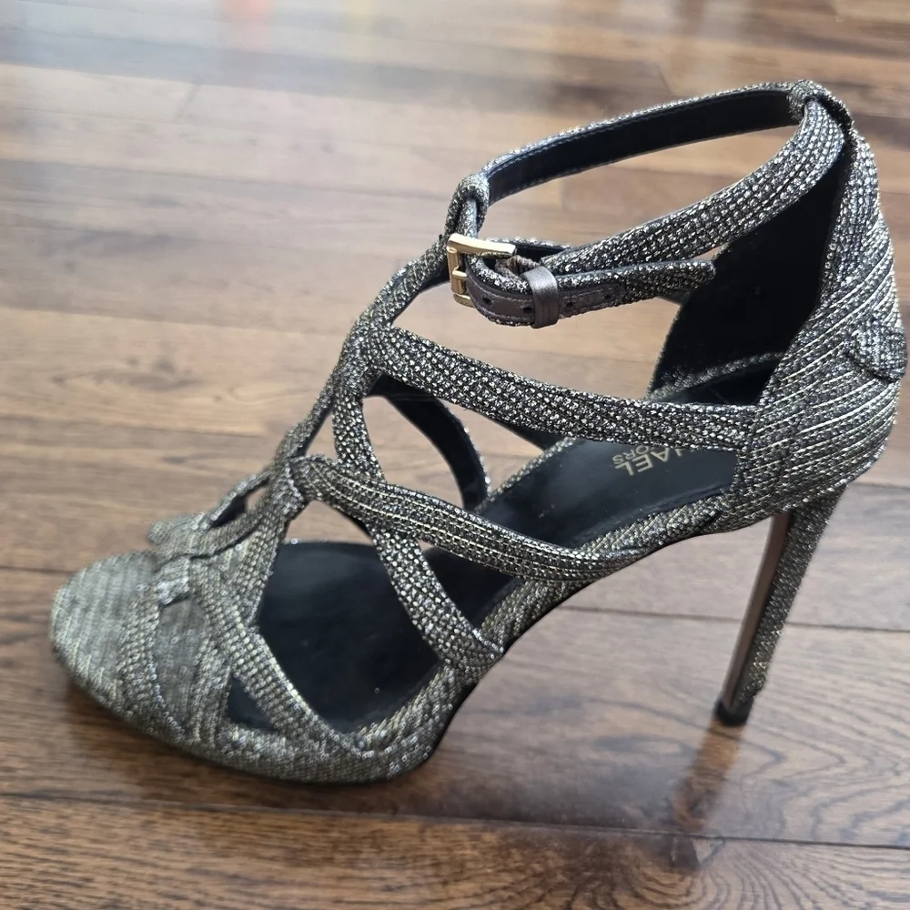 Michael Kors Sandra Platfoem Glitter Chain Mesh In Black/ Gold Size 7